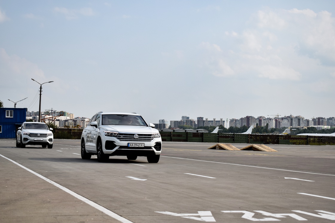 Порше Захід на Touareg Airport Experience