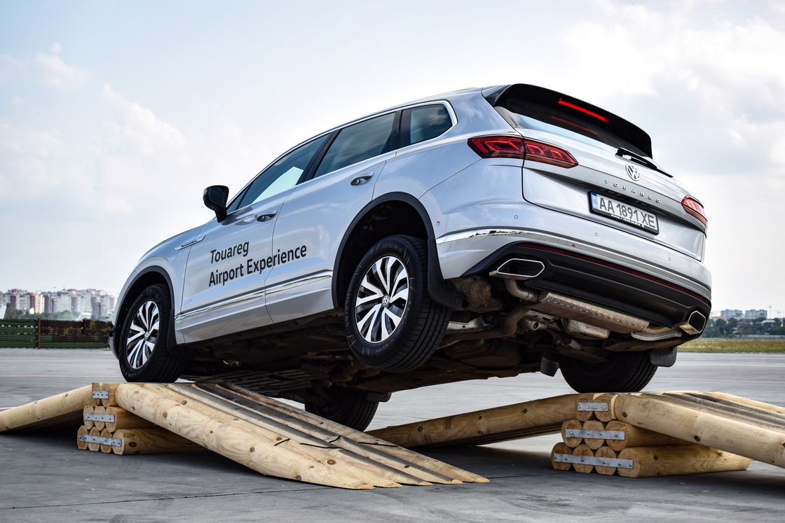Порше Захід на Touareg Airport Experience